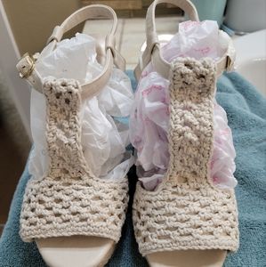 Womens size 7 high heeled sandals